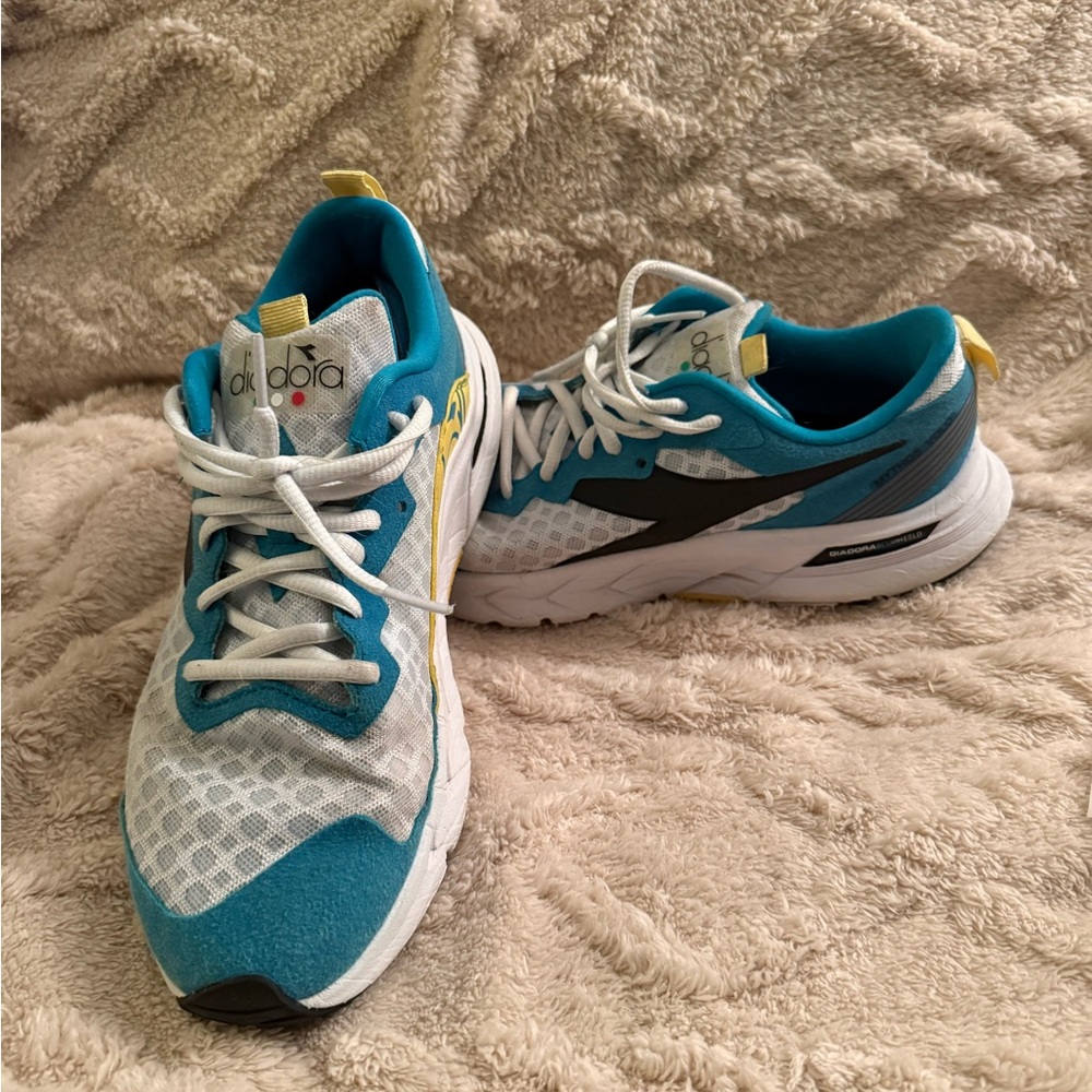 Diadora Mythos Teal, White & Yellow Athletic Sneakers.